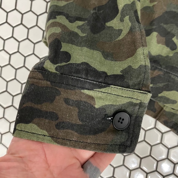 John + Jenn camo jacket size medium - Picture 6 of 6